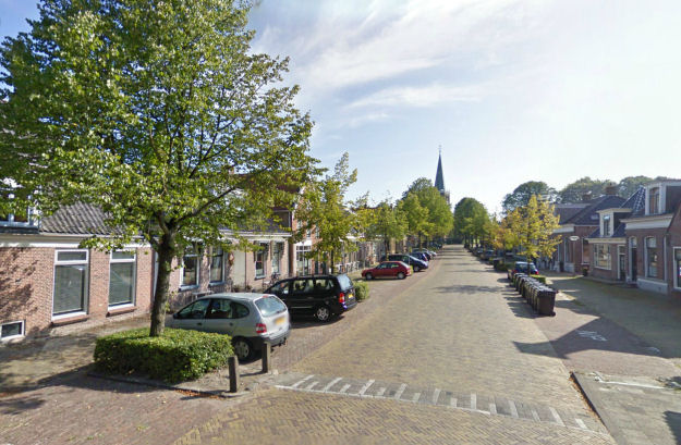 Wirdum. Foto: Google Streetview, 2010: klik op de foto voor een digitale verkenningstocht!