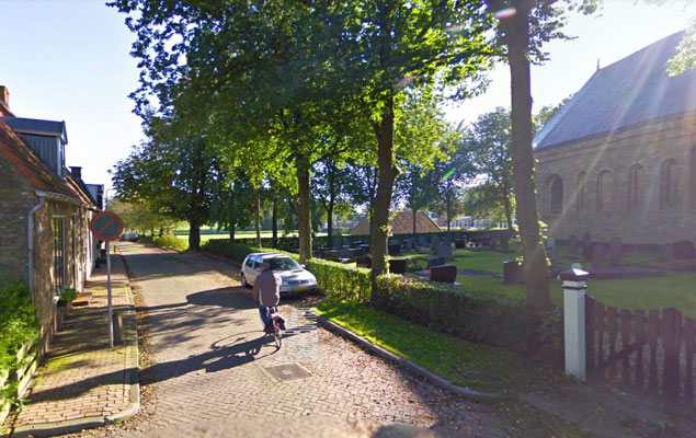 Weidum - Google Streetview - september 2010: klik op de foto voor een digitale verkenningstocht.